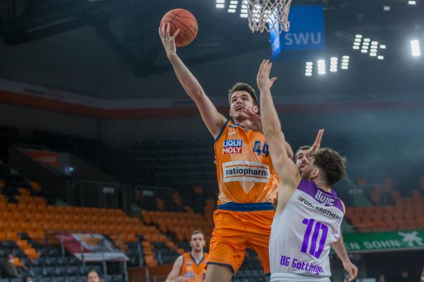 郑钦文迎赛 郑钦文迎赛